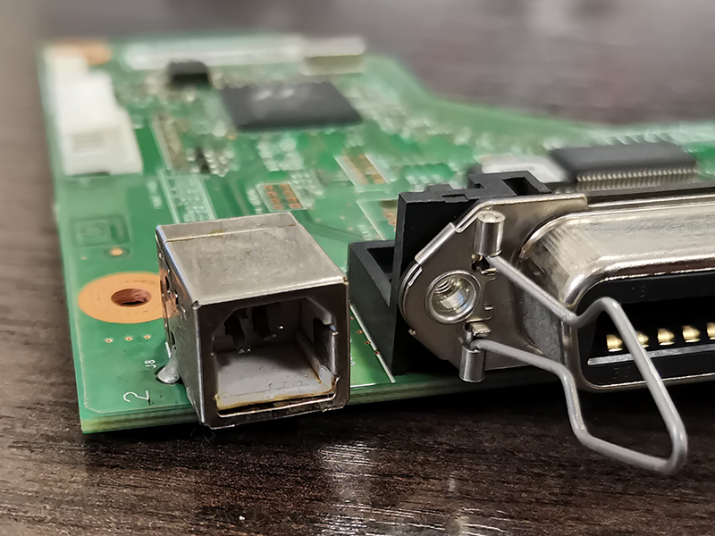 Сломанный USB-разъем