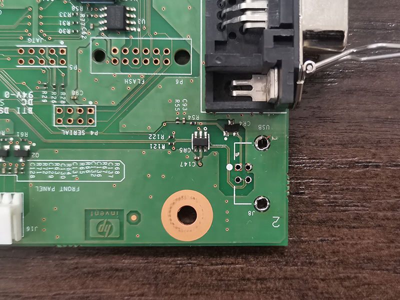 Выпаянный USB-разъем